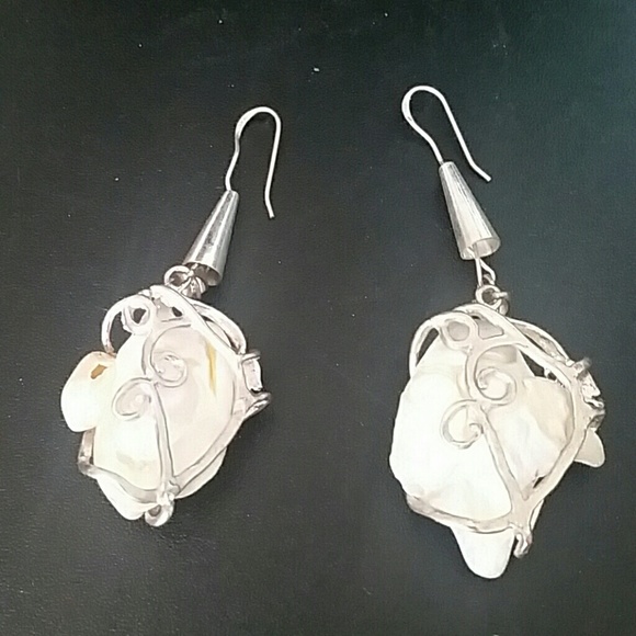 Oyster Shell Earrings - Picture 2 of 3
